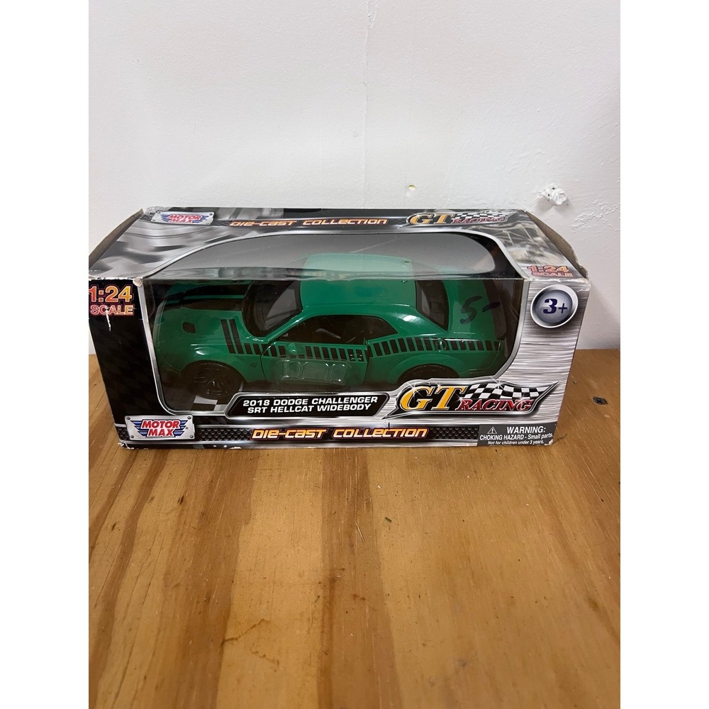 Dodge Challenger Hellcat Green 2018 SRT Widebody Motormax 1:24 Scale Model Car